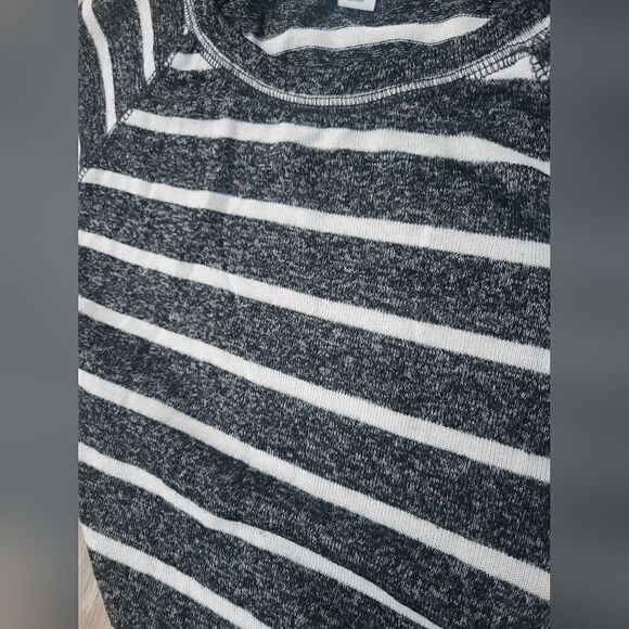 Market & Spruce white and heathered gray horizontal striped long sleeve shirt sm - Picture 7 of 8